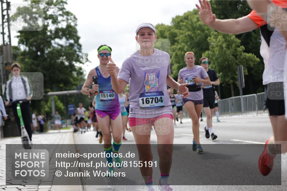 29.06.2025 - hella hamburg halbmarathon Jannik Wohlers http://msf.ph/oto/8155191 29.06.2025 10:16:43 Lombardsbrücke 1083, 1137, 1298, 1331, 1348, 1356, 1553, 2225, 2908, 3210, 3464, 3466, 3622, 5023, 5390, 5929, 5930, 5995, 6126, 6128, 6522, 7114, 7115, 7257, 7345, 7376, 7928, 8253, 8263, 8513, 8558, 8983, 9152, 9259, 9647, 10165, 10592, 10735, 11102, 11410, 12042, 12043, 12100, 12166, 12252, 12289, 12640, 13206, 13605, 14597, 14950, 15140, 15381, 15564, 15613, 16447, 16459, 16704, 16817, 17010, 17058, 17661, 17741, 17984, 18108, 18571 meine-sportfotos.de