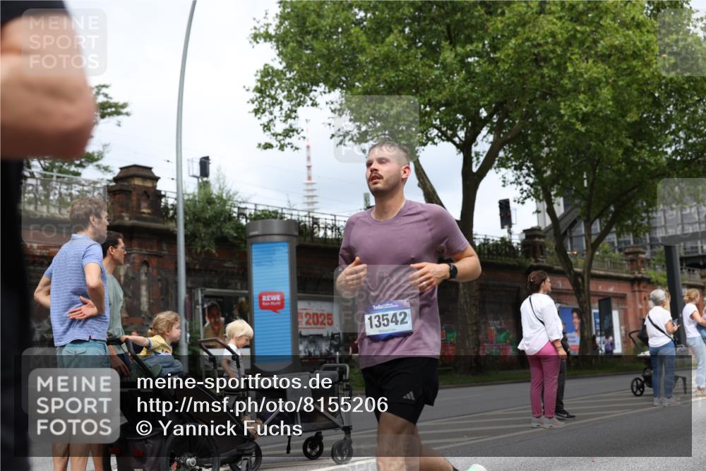 29.06.2025 - hella hamburg halbmarathon Yannick Fuchs http://msf.ph/oto/8155206 29.06.2025 10:58:11 20KM 1254, 1334, 2810, 3919, 4542, 6100, 7042, 7907, 8171, 8810, 8890, 9191, 9680, 9816, 10694, 11960, 12479, 12646, 13503, 13542, 13901, 14225, 14822, 14970, 15093, 15698, 15797, 16594, 16753, 17112, 17150, 17533, 17685, 17686, 18321, 18395, 18581, 18739, 19240 meine-sportfotos.de