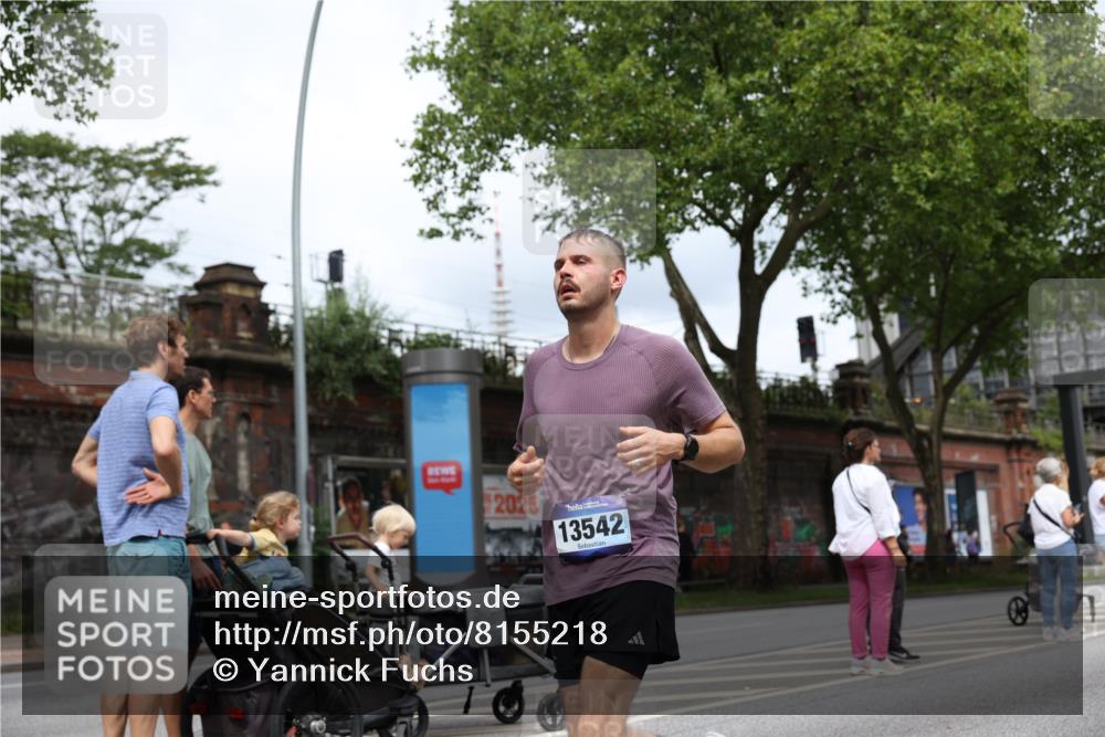29.06.2025 - hella hamburg halbmarathon Yannick Fuchs http://msf.ph/oto/8155218 29.06.2025 10:58:11 20KM 1254, 1334, 2810, 3919, 4542, 6100, 7042, 7907, 8171, 8810, 8890, 9191, 9680, 9816, 10694, 11960, 12479, 12646, 13503, 13542, 13901, 14225, 14822, 14970, 15093, 15698, 15797, 16594, 16753, 17112, 17150, 17533, 17685, 17686, 18321, 18395, 18581, 18739, 19240 meine-sportfotos.de