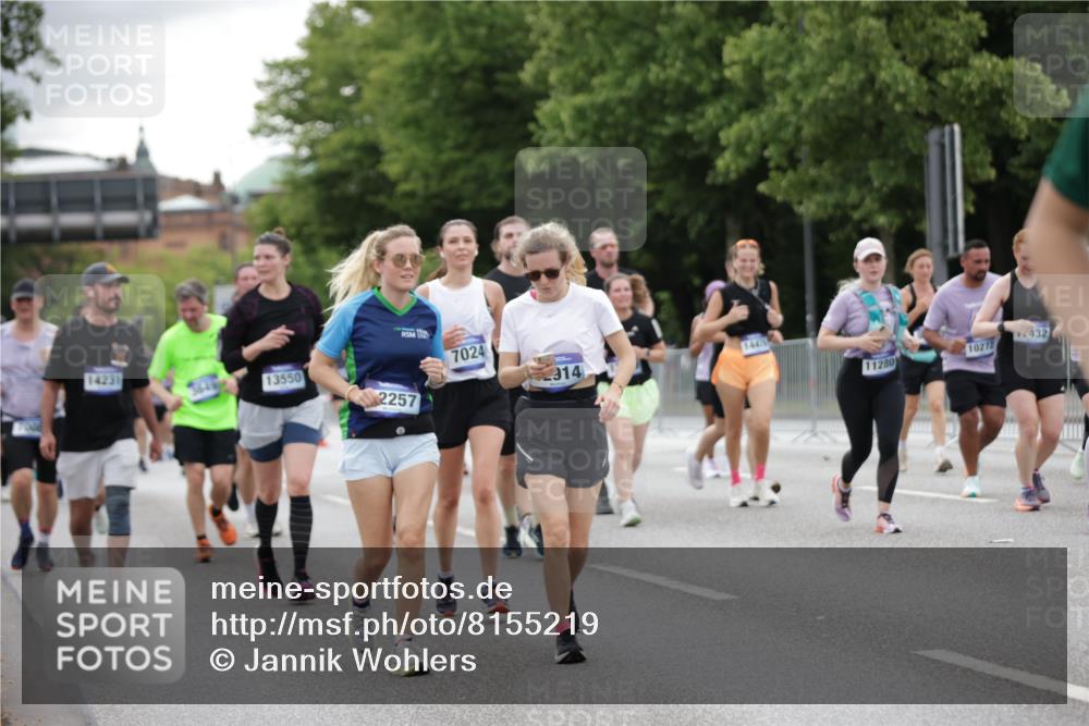 29.06.2025 - hella hamburg halbmarathon Jannik Wohlers http://msf.ph/oto/8155219 29.06.2025 11:00:48 Lombardsbrücke 1181, 2266, 2607, 2825, 3487, 3589, 3649, 4020, 4054, 4440, 4513, 4717, 4840, 6378, 6963, 7008, 7024, 7072, 7399, 8556, 8562, 9184, 9422, 9609, 9662, 9666, 10102, 10250, 10255, 10256, 10272, 10463, 10638, 10941, 11016, 11280, 11810, 12257, 12351, 12356, 12357, 12511, 12587, 12914, 13136, 13319, 13550, 13768, 13999, 14231, 14476, 14565, 14566, 14708, 15302, 15340, 15341, 15781, 16572, 16827, 17302, 17308, 17679, 18787 meine-sportfotos.de