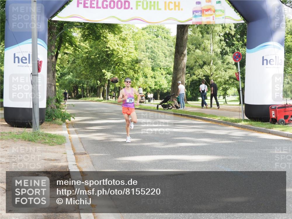 29.06.2025 - hella hamburg halbmarathon MichiJ http://msf.ph/oto/8155220 29.06.2025 10:01:03 Zwischen KM18-KM19  meine-sportfotos.de