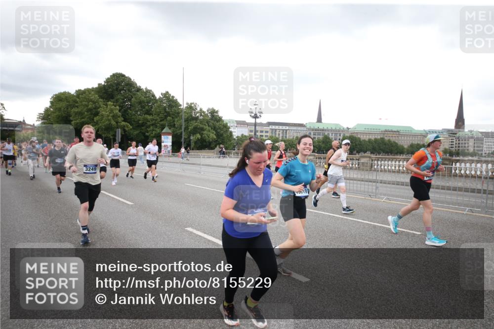 29.06.2025 - hella hamburg halbmarathon Jannik Wohlers http://msf.ph/oto/8155229 29.06.2025 10:53:39 Lombardsbrücke 1017, 1263, 1687, 1744, 1779, 1789, 2372, 2600, 2761, 2854, 3079, 3187, 3188, 3249, 3465, 3467, 3557, 4323, 4685, 4838, 5804, 5817, 5898, 5964, 6192, 6468, 6583, 6988, 7614, 8867, 8924, 9138, 9203, 9503, 9572, 11390, 11472, 11769, 11830, 12283, 12429, 12611, 12898, 13034, 13350, 13368, 13850, 14171, 14177, 14386, 14416, 14596, 14665, 15191, 15318, 15791, 16691, 16839, 16888, 16930, 17309, 17487, 17622, 18348, 18365, 18904, 19019 meine-sportfotos.de