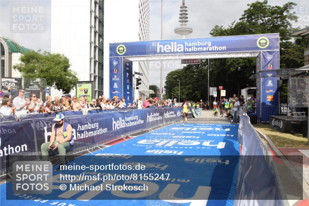 29.06.2025 - hella hamburg halbmarathon Michael Strokosch http://msf.ph/oto/8155247 29.06.2025 10:11:13 Ziel 46 meine-sportfotos.de