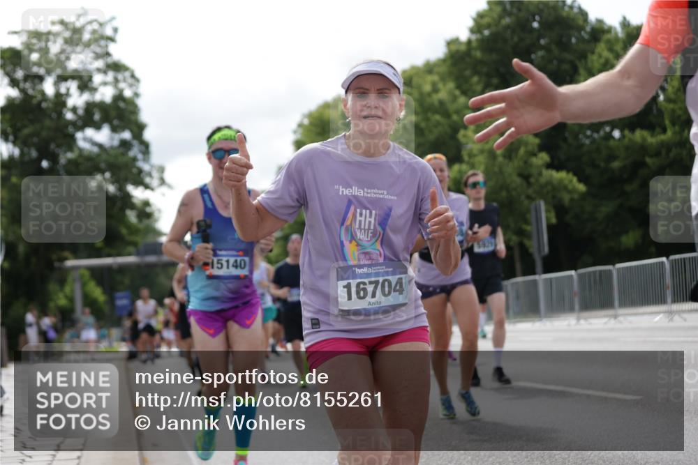 29.06.2025 - hella hamburg halbmarathon Jannik Wohlers http://msf.ph/oto/8155261 29.06.2025 10:16:44 Lombardsbrücke 1083, 1137, 1298, 1331, 1348, 1356, 1553, 2225, 2908, 3210, 3464, 3466, 3622, 5023, 5390, 5929, 5930, 5995, 6126, 6128, 6522, 7114, 7115, 7257, 7345, 7376, 7647, 7928, 7945, 8253, 8263, 8513, 8558, 8983, 9152, 9259, 9647, 10165, 10460, 10592, 10735, 11102, 11410, 12042, 12043, 12100, 12166, 12252, 12289, 12640, 13206, 13605, 14597, 14950, 15140, 15465, 15564, 15613, 16447, 16459, 16704, 16817, 17010, 17058, 17661, 17741, 17984, 18108, 18571 meine-sportfotos.de