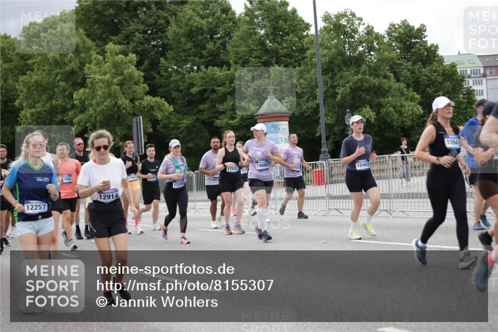 29.06.2025 - hella hamburg halbmarathon Jannik Wohlers http://msf.ph/oto/8155307 29.06.2025 11:00:50 Lombardsbrücke 2266, 2825, 3589, 3649, 4020, 4513, 4717, 6378, 6963, 7008, 7024, 7072, 7399, 8556, 8562, 9184, 9422, 9609, 9662, 9666, 10102, 10250, 10255, 10256, 10272, 10463, 10638, 10941, 11016, 11280, 11810, 12257, 12351, 12356, 12357, 12587, 12701, 12857, 12914, 13319, 13447, 13550, 13768, 13999, 14231, 14476, 14565, 14566, 14708, 15302, 15340, 15341, 15781, 16572, 16827, 17302, 17308, 17546, 17679, 18787 meine-sportfotos.de