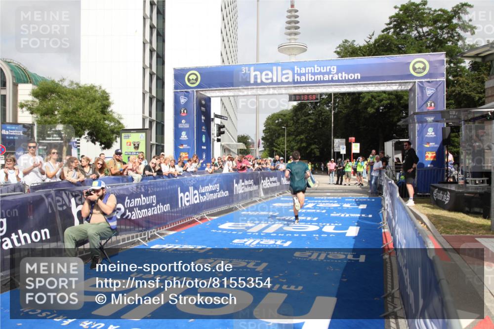 29.06.2025 - hella hamburg halbmarathon Michael Strokosch http://msf.ph/oto/8155354 29.06.2025 10:14:02 Ziel 31, 42, 14689 meine-sportfotos.de