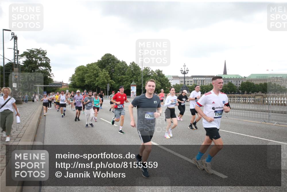 29.06.2025 - hella hamburg halbmarathon Jannik Wohlers http://msf.ph/oto/8155359 29.06.2025 10:53:41 Lombardsbrücke 1017, 1263, 1744, 1779, 1789, 2372, 2600, 2761, 2854, 3079, 3187, 3188, 3249, 3465, 3467, 3557, 4323, 4685, 4838, 5514, 5804, 5817, 5898, 5964, 6192, 6468, 6583, 6987, 6988, 8867, 8924, 9138, 9203, 9503, 9572, 10207, 11390, 11472, 11769, 11785, 11830, 12283, 12429, 12611, 12898, 13034, 13350, 13368, 13850, 14171, 14177, 14386, 14416, 14596, 14665, 14904, 15318, 15791, 16117, 16691, 16839, 16888, 16930, 17487, 17622, 18093, 18348, 18365, 18904, 19019 meine-sportfotos.de