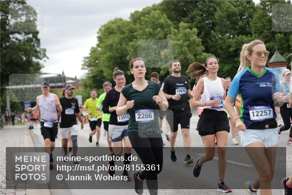 29.06.2025 - hella hamburg halbmarathon Jannik Wohlers http://msf.ph/oto/8155361 29.06.2025 11:00:52 Lombardsbrücke 2266, 2825, 3589, 3627, 3649, 4020, 4513, 4717, 5297, 6378, 6963, 7008, 7024, 7072, 7399, 8556, 8562, 9184, 9422, 9609, 9662, 10255, 10256, 10272, 10463, 10638, 10941, 11146, 11280, 11810, 12257, 12351, 12356, 12357, 12701, 12857, 12914, 13319, 13447, 13550, 13768, 13999, 14231, 14476, 14565, 14566, 15302, 15340, 15341, 15781, 16299, 16300, 16572, 16827, 17302, 17308, 17546, 17679, 18787 meine-sportfotos.de