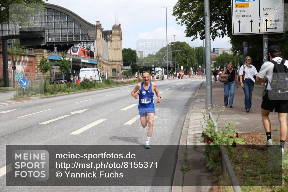 29.06.2025 - hella hamburg halbmarathon Yannick Fuchs http://msf.ph/oto/8155371 29.06.2025 10:15:22 20KM 9255, 14188, 18848 meine-sportfotos.de