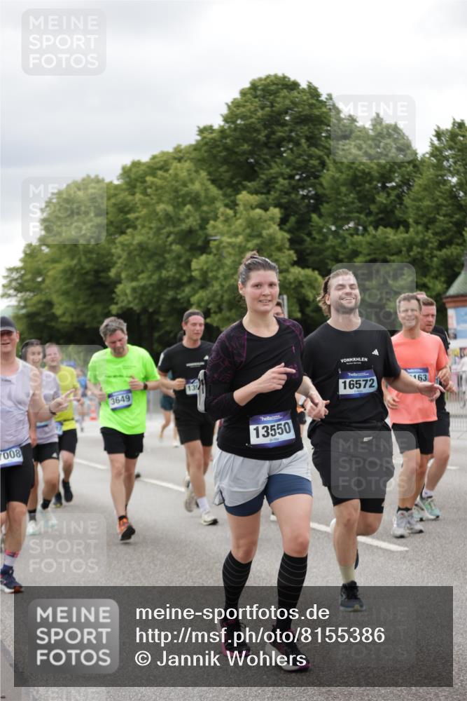 29.06.2025 - hella hamburg halbmarathon Jannik Wohlers http://msf.ph/oto/8155386 29.06.2025 11:00:53 Lombardsbrücke 1435, 2266, 2825, 3589, 3627, 3649, 4020, 4513, 4717, 5297, 6378, 6411, 6412, 6963, 7008, 7024, 7072, 7399, 8556, 8562, 9184, 9422, 9609, 9662, 10255, 10256, 10272, 10463, 10638, 10941, 11146, 11280, 11810, 12257, 12351, 12356, 12357, 12701, 12857, 12914, 13319, 13447, 13550, 13768, 13999, 14231, 14476, 14565, 14566, 15302, 15781, 16299, 16300, 16572, 16827, 17302, 17308, 17546, 17679, 18787 meine-sportfotos.de