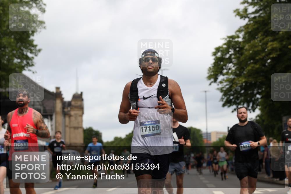 29.06.2025 - hella hamburg halbmarathon Yannick Fuchs http://msf.ph/oto/8155394 29.06.2025 10:58:13 20KM 1334, 2810, 3919, 4542, 6100, 7042, 7907, 8171, 8810, 8890, 9680, 9816, 10694, 11960, 12479, 12646, 13503, 13542, 13901, 14225, 14822, 14970, 15698, 15797, 16594, 16753, 17112, 17150, 17533, 17685, 17686, 18321, 18395, 18581, 18739, 19240 meine-sportfotos.de