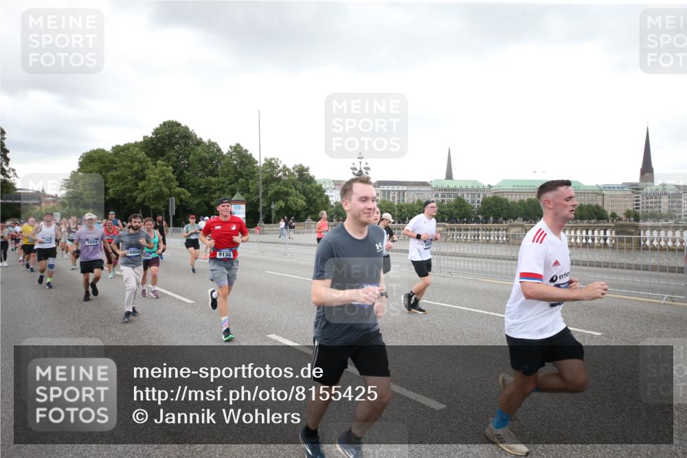29.06.2025 - hella hamburg halbmarathon Jannik Wohlers http://msf.ph/oto/8155425 29.06.2025 10:53:42 Lombardsbrücke 1017, 1263, 1744, 1779, 1789, 2372, 2600, 2761, 2854, 3079, 3187, 3188, 3249, 3465, 3467, 3557, 4323, 4685, 4838, 5514, 5804, 5817, 5898, 5964, 6192, 6468, 6583, 6987, 6988, 7874, 8867, 8924, 9138, 9203, 9503, 10207, 11390, 11472, 11769, 11785, 11830, 12283, 12429, 12611, 12898, 13034, 13350, 13368, 13850, 14171, 14177, 14386, 14416, 14596, 14665, 14904, 15318, 15791, 16117, 16628, 16691, 16839, 16888, 16930, 17487, 17622, 18093, 18348, 18365, 18431, 18904, 19019 meine-sportfotos.de