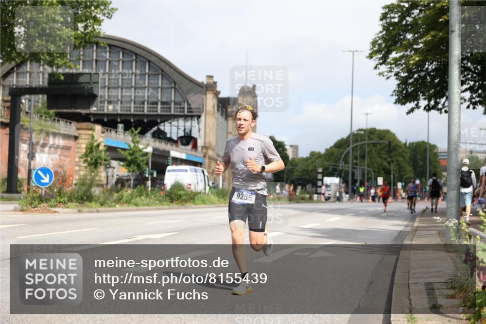 29.06.2025 - hella hamburg halbmarathon Yannick Fuchs http://msf.ph/oto/8155439 29.06.2025 10:15:42 20KM 54, 9255, 11829, 12678, 14302, 16245, 18848 meine-sportfotos.de