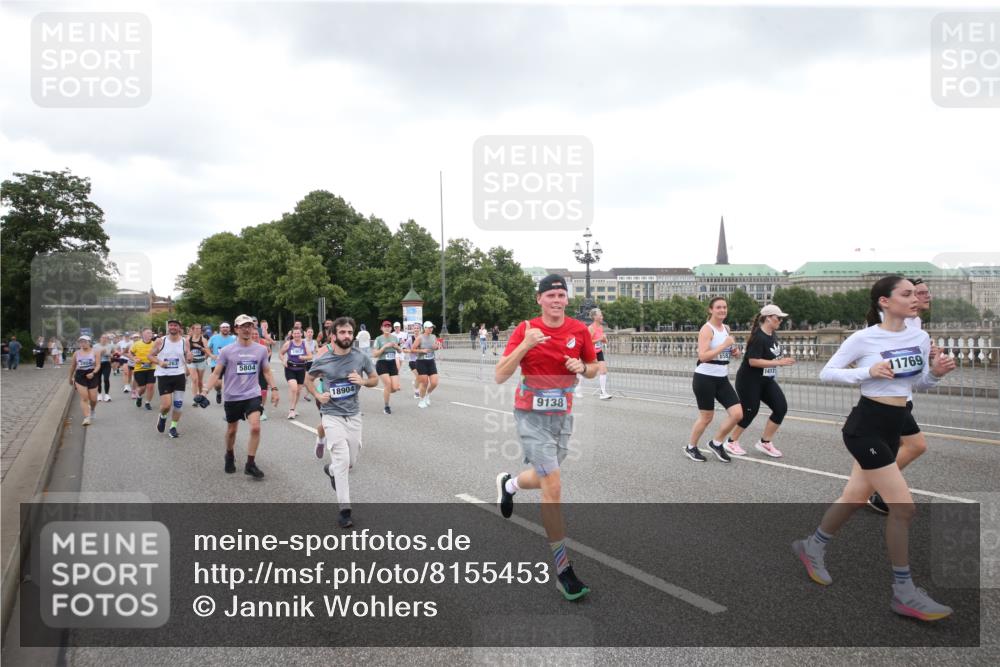 29.06.2025 - hella hamburg halbmarathon Jannik Wohlers http://msf.ph/oto/8155453 29.06.2025 10:53:43 Lombardsbrücke 1017, 1263, 1744, 1762, 1779, 1789, 2372, 2600, 2761, 2854, 3079, 3187, 3188, 3249, 3465, 3467, 3557, 4323, 4685, 4838, 5514, 5804, 5817, 5898, 6192, 6468, 6583, 6987, 6988, 7498, 7874, 7946, 8867, 9138, 9203, 10207, 11472, 11769, 11785, 11830, 12283, 12429, 12611, 12898, 12923, 13034, 13350, 13368, 13850, 14171, 14177, 14386, 14416, 14596, 14904, 15318, 15791, 16117, 16628, 16691, 16839, 16888, 16930, 17487, 17622, 18093, 18348, 18365, 18431, 18904, 19019 meine-sportfotos.de