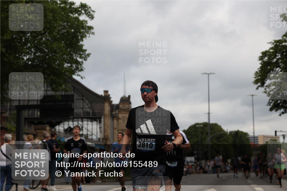 29.06.2025 - hella hamburg halbmarathon Yannick Fuchs http://msf.ph/oto/8155489 29.06.2025 10:58:15 20KM 2810, 3919, 4542, 6100, 7042, 7907, 8171, 8810, 8890, 9680, 9816, 10694, 11960, 12479, 12646, 13503, 13542, 13901, 14225, 14822, 14970, 15698, 15797, 16594, 16753, 17112, 17150, 17533, 17685, 17686, 18321, 18395, 18581, 18739, 19240 meine-sportfotos.de