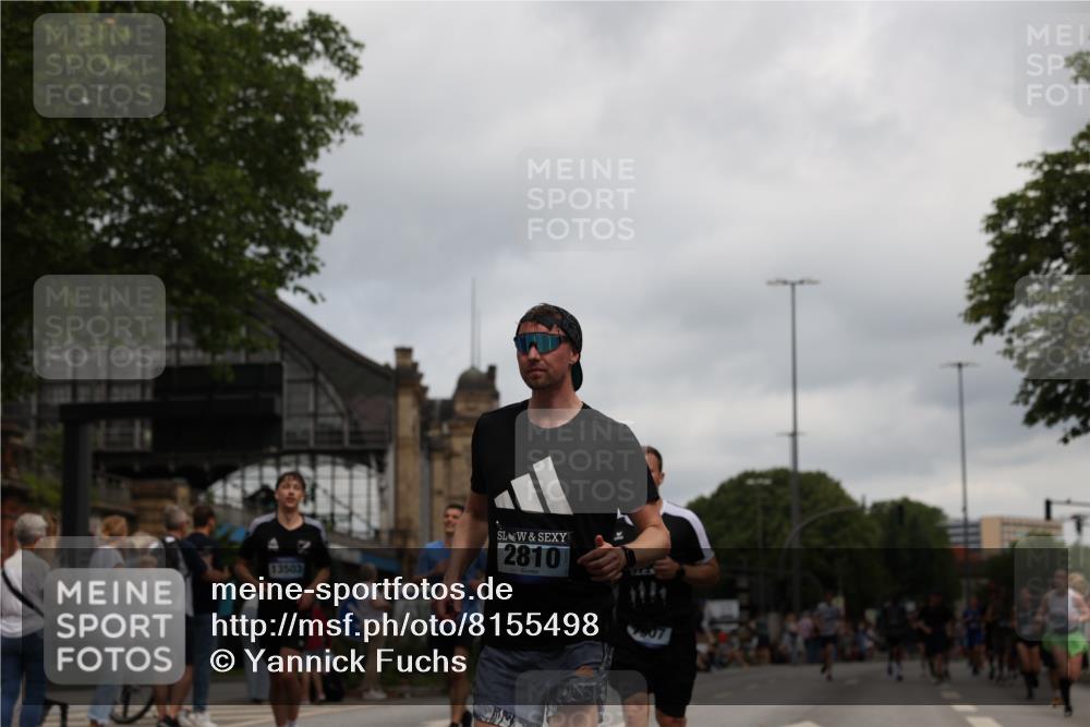 29.06.2025 - hella hamburg halbmarathon Yannick Fuchs http://msf.ph/oto/8155498 29.06.2025 10:58:15 20KM 2810, 3919, 4542, 6100, 7042, 7907, 8171, 8810, 8890, 9680, 9816, 10694, 11960, 12479, 12646, 13503, 13542, 13901, 14225, 14822, 14970, 15698, 15797, 16594, 16753, 17112, 17150, 17533, 17685, 17686, 18321, 18395, 18581, 18739, 19240 meine-sportfotos.de