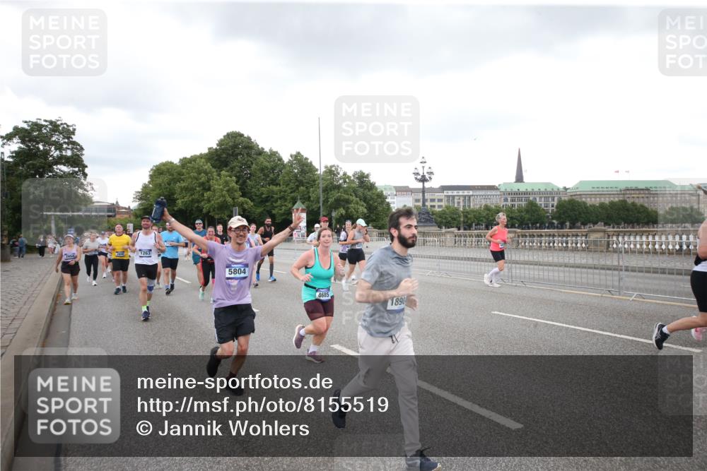 29.06.2025 - hella hamburg halbmarathon Jannik Wohlers http://msf.ph/oto/8155519 29.06.2025 10:53:43 Lombardsbrücke 1017, 1263, 1744, 1762, 1779, 1789, 2372, 2600, 2761, 2854, 3079, 3187, 3188, 3249, 3465, 3467, 3557, 4323, 4685, 4838, 5514, 5804, 5817, 5898, 6192, 6468, 6583, 6987, 6988, 7498, 7874, 7946, 8867, 9138, 9203, 10207, 11472, 11769, 11785, 11830, 12283, 12429, 12611, 12898, 12923, 13034, 13350, 13368, 13850, 14171, 14177, 14386, 14416, 14596, 14904, 15318, 15791, 16117, 16628, 16691, 16839, 16888, 16930, 17487, 17622, 18093, 18348, 18365, 18431, 18904, 19019 meine-sportfotos.de