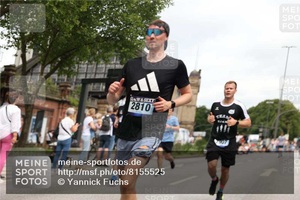 29.06.2025 - hella hamburg halbmarathon Yannick Fuchs http://msf.ph/oto/8155525 29.06.2025 10:58:15 20KM 2810, 3919, 4542, 6100, 7042, 7907, 8171, 8810, 8890, 9680, 9816, 10694, 11960, 12479, 12646, 13503, 13542, 13901, 14225, 14822, 14970, 15698, 15797, 16594, 16753, 17112, 17150, 17533, 17685, 17686, 18321, 18395, 18581, 18739, 19240 meine-sportfotos.de