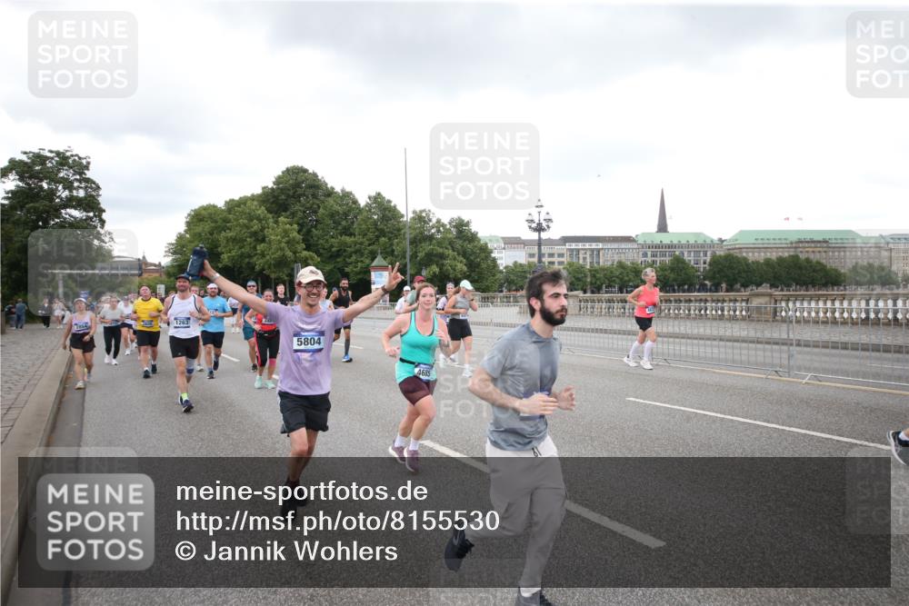 29.06.2025 - hella hamburg halbmarathon Jannik Wohlers http://msf.ph/oto/8155530 29.06.2025 10:53:44 Lombardsbrücke 1017, 1263, 1762, 1779, 1789, 2372, 2600, 2761, 2854, 3079, 3187, 3188, 3249, 3465, 3467, 3557, 4323, 4685, 4838, 5157, 5514, 5804, 5817, 5898, 6468, 6583, 6987, 6988, 7498, 7874, 7946, 8867, 9138, 9203, 10207, 11472, 11769, 11785, 11830, 12429, 12611, 12898, 12923, 13034, 13350, 13368, 13850, 14171, 14177, 14386, 14416, 14596, 14904, 15318, 15791, 16117, 16628, 16691, 16839, 16888, 16930, 17487, 17622, 18093, 18348, 18431, 18904, 19019 meine-sportfotos.de