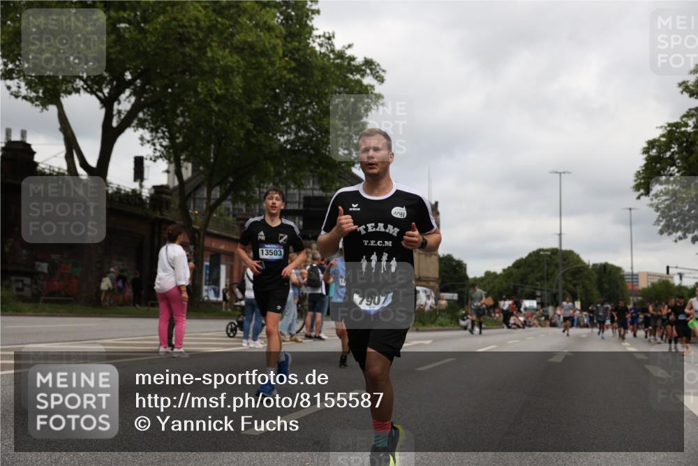 29.06.2025 - hella hamburg halbmarathon Yannick Fuchs http://msf.ph/oto/8155587 29.06.2025 10:58:16 20KM 2810, 3919, 4542, 6100, 7042, 7907, 8171, 8810, 8890, 9254, 9680, 9816, 10694, 11960, 12479, 12646, 13503, 13542, 13901, 14225, 14822, 14970, 15698, 15797, 16594, 16753, 17112, 17150, 17533, 18321, 18395, 18739, 19240 meine-sportfotos.de