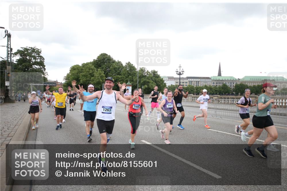 29.06.2025 - hella hamburg halbmarathon Jannik Wohlers http://msf.ph/oto/8155601 29.06.2025 10:53:46 Lombardsbrücke 1263, 1762, 1779, 1789, 1822, 2600, 2761, 2854, 3079, 3187, 3188, 3249, 3364, 3465, 3467, 3557, 4323, 4685, 4838, 5157, 5309, 5514, 5804, 5817, 5898, 6468, 6583, 6987, 6988, 7498, 7874, 7946, 8867, 9138, 9203, 10207, 11354, 11769, 11785, 11830, 12429, 12898, 12923, 13034, 13368, 13850, 14171, 14177, 14386, 14416, 14596, 14655, 14904, 15318, 15791, 16117, 16628, 16691, 16839, 16888, 16930, 17487, 17622, 18093, 18431, 18904, 19019 meine-sportfotos.de