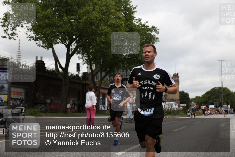 29.06.2025 - hella hamburg halbmarathon Yannick Fuchs http://msf.ph/oto/8155606 29.06.2025 10:58:16 20KM 2810, 3919, 4542, 6100, 7042, 7907, 8171, 8810, 8890, 9254, 9680, 9816, 10694, 11960, 12479, 12646, 13503, 13542, 13901, 14225, 14822, 14970, 15698, 15797, 16594, 16753, 17112, 17150, 17533, 18321, 18395, 18739, 19240 meine-sportfotos.de