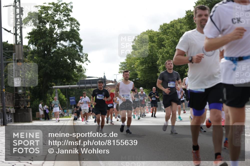 29.06.2025 - hella hamburg halbmarathon Jannik Wohlers http://msf.ph/oto/8155639 29.06.2025 10:16:52 Lombardsbrücke 1083, 1137, 1298, 1348, 1356, 1477, 2860, 2908, 3210, 3464, 3466, 3802, 3803, 5023, 5390, 5929, 5930, 5995, 6126, 6128, 6520, 6522, 7011, 7410, 7445, 7647, 7945, 8210, 8253, 8309, 8433, 8558, 8983, 9152, 9259, 9647, 10377, 10460, 10592, 11102, 12042, 12100, 12166, 13605, 14199, 14208, 14209, 14950, 15140, 15293, 15465, 16704, 16817, 17010, 17058, 17741, 17927, 17984, 18039, 18060, 18108, 18344, 18526, 18571 meine-sportfotos.de