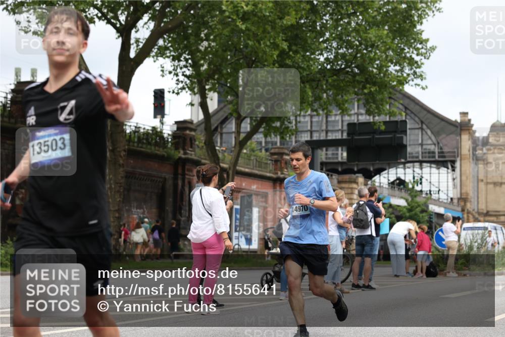 29.06.2025 - hella hamburg halbmarathon Yannick Fuchs http://msf.ph/oto/8155641 29.06.2025 10:58:17 20KM 2810, 3919, 4542, 6100, 7042, 7474, 7907, 8171, 8810, 8890, 9254, 9680, 9816, 10694, 11960, 12479, 12646, 13503, 13542, 13901, 14225, 14822, 14970, 15698, 15797, 16594, 16753, 17112, 17150, 17533, 18321, 18395, 18440, 18739, 19240 meine-sportfotos.de