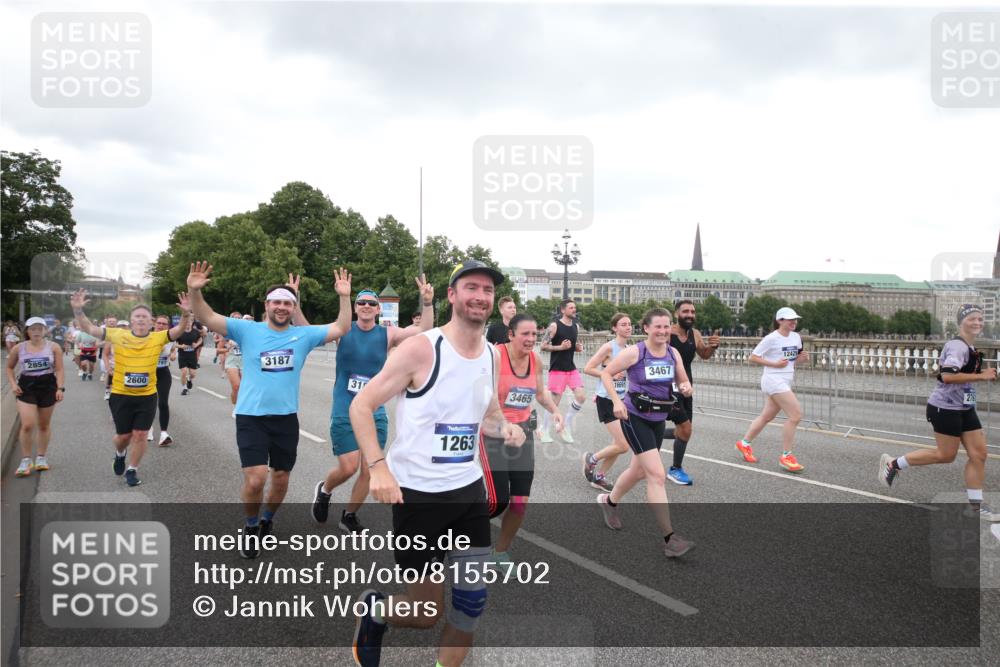29.06.2025 - hella hamburg halbmarathon Jannik Wohlers http://msf.ph/oto/8155702 29.06.2025 10:53:46 Lombardsbrücke 1263, 1762, 1779, 1789, 1822, 2600, 2761, 2854, 3079, 3187, 3188, 3249, 3364, 3465, 3467, 3557, 4323, 4685, 4838, 5157, 5309, 5514, 5804, 5817, 5898, 6468, 6583, 6987, 6988, 7498, 7874, 7946, 8867, 9138, 9203, 10207, 11354, 11769, 11785, 11830, 12429, 12898, 12923, 13034, 13368, 13850, 14171, 14177, 14386, 14416, 14596, 14655, 14904, 15318, 15791, 16117, 16628, 16691, 16839, 16888, 16930, 17487, 17622, 18093, 18431, 18904, 19019 meine-sportfotos.de