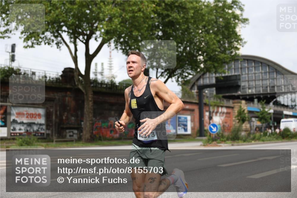 29.06.2025 - hella hamburg halbmarathon Yannick Fuchs http://msf.ph/oto/8155703 29.06.2025 10:16:17 20KM 6530, 11210, 12373, 14360, 14717, 14766, 14933, 15526, 16988, 17402, 19075 meine-sportfotos.de