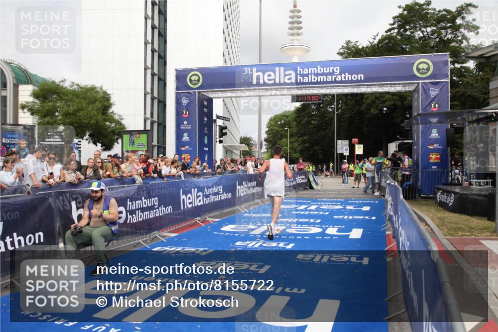 29.06.2025 - hella hamburg halbmarathon Michael Strokosch http://msf.ph/oto/8155722 29.06.2025 10:17:04 Ziel 16529 meine-sportfotos.de