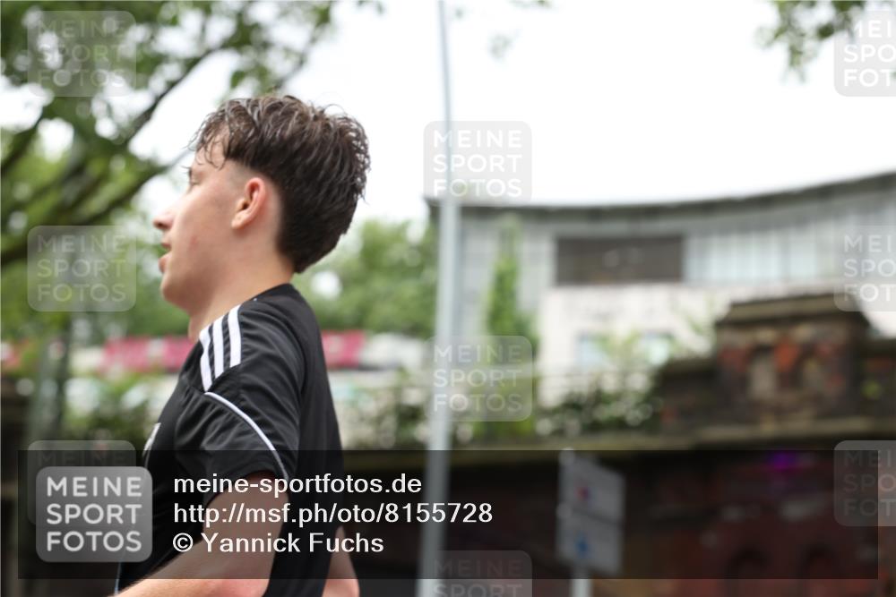 29.06.2025 - hella hamburg halbmarathon Yannick Fuchs http://msf.ph/oto/8155728 29.06.2025 10:58:19 20KM 2463, 2810, 3919, 4542, 6100, 7042, 7474, 7907, 8171, 8810, 8890, 9254, 9680, 9816, 10694, 11960, 12479, 12646, 13503, 13542, 13901, 14225, 14822, 14970, 15698, 15797, 16594, 16753, 17150, 17533, 18321, 18440, 18739, 19240 meine-sportfotos.de
