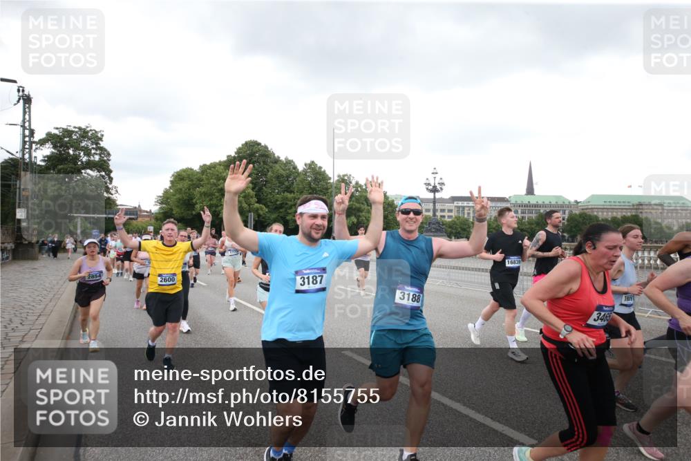 29.06.2025 - hella hamburg halbmarathon Jannik Wohlers http://msf.ph/oto/8155755 29.06.2025 10:53:47 Lombardsbrücke 1263, 1762, 1779, 1822, 2600, 2761, 2854, 3079, 3187, 3188, 3249, 3364, 3465, 3467, 4323, 4685, 4838, 5157, 5309, 5514, 5804, 5817, 5898, 6468, 6583, 6987, 6988, 7498, 7670, 7874, 7946, 8867, 9138, 9203, 10207, 11354, 11769, 11785, 11830, 12429, 12898, 12923, 13034, 13368, 13850, 14171, 14177, 14386, 14416, 14596, 14655, 14904, 15318, 15791, 16117, 16628, 16691, 16839, 16888, 16930, 17487, 17622, 18093, 18431, 18904, 19019 meine-sportfotos.de