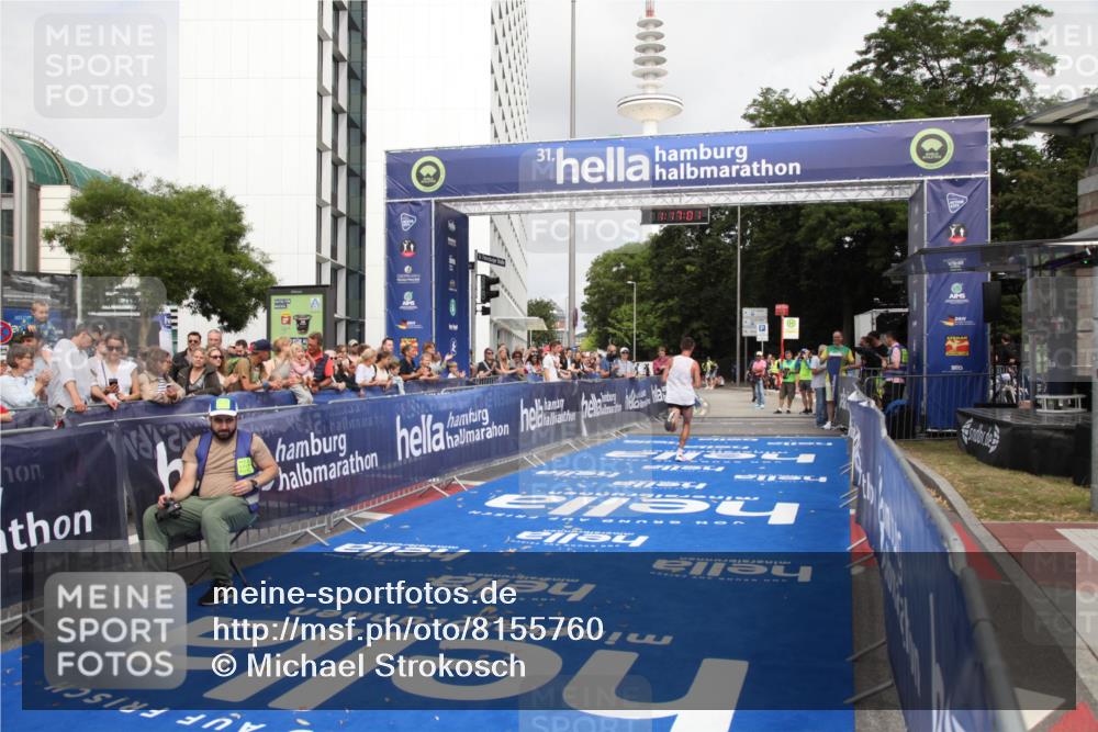 29.06.2025 - hella hamburg halbmarathon Michael Strokosch http://msf.ph/oto/8155760 29.06.2025 10:17:05 Ziel 16529 meine-sportfotos.de
