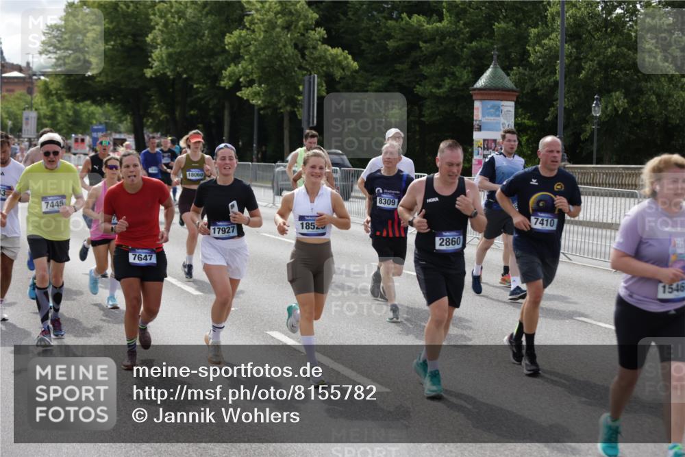 29.06.2025 - hella hamburg halbmarathon Jannik Wohlers http://msf.ph/oto/8155782 29.06.2025 10:16:57 Lombardsbrücke 1083, 1356, 1477, 2305, 2860, 3464, 3466, 3802, 3803, 4194, 4852, 5023, 5390, 5930, 6126, 6128, 6520, 6522, 7011, 7291, 7410, 7445, 7566, 7647, 7844, 7945, 8210, 8253, 8309, 8351, 8433, 8558, 8895, 9152, 9259, 10377, 10460, 10592, 11102, 12042, 12100, 12166, 14199, 14208, 14209, 14648, 14950, 15293, 15465, 16555, 16817, 17058, 17628, 17717, 17927, 17984, 18039, 18060, 18108, 18344, 18469, 18526, 18571 meine-sportfotos.de