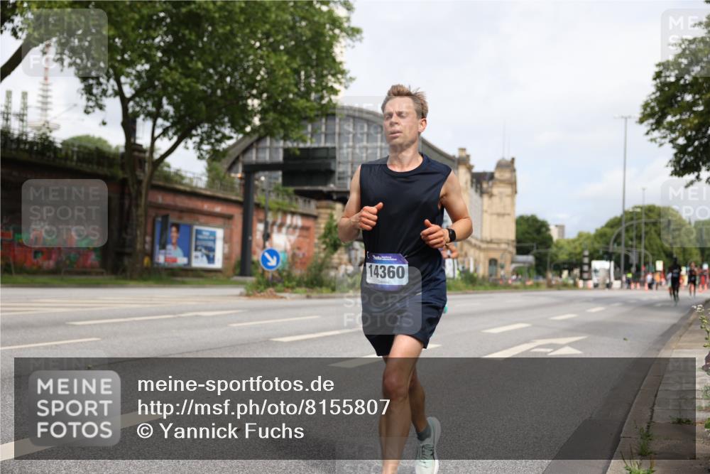 29.06.2025 - hella hamburg halbmarathon Yannick Fuchs http://msf.ph/oto/8155807 29.06.2025 10:16:23 20KM 6530, 11210, 14360, 14717, 14766, 14933, 15526, 16120, 16988, 17402, 19075 meine-sportfotos.de