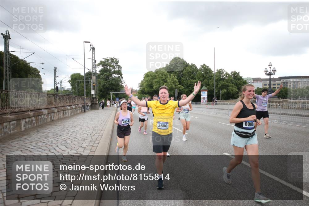 29.06.2025 - hella hamburg halbmarathon Jannik Wohlers http://msf.ph/oto/8155814 29.06.2025 10:53:48 Lombardsbrücke 1263, 1762, 1779, 1822, 2600, 2761, 3187, 3188, 3249, 3364, 3465, 3467, 4323, 4685, 4838, 5157, 5309, 5514, 5804, 5817, 5898, 6468, 6583, 6987, 6988, 7498, 7670, 7874, 7946, 8867, 9138, 9203, 10207, 11354, 11769, 11785, 11830, 12429, 12898, 12923, 13034, 13368, 13850, 14171, 14177, 14386, 14416, 14655, 14904, 15318, 15791, 16117, 16628, 16691, 16839, 16888, 16930, 17487, 17622, 18093, 18431, 18904, 19019 meine-sportfotos.de
