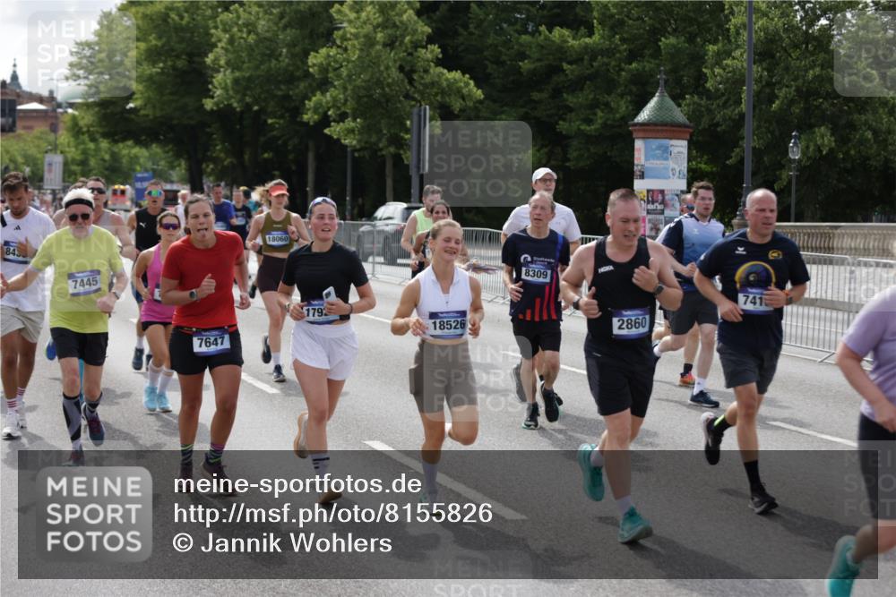 29.06.2025 - hella hamburg halbmarathon Jannik Wohlers http://msf.ph/oto/8155826 29.06.2025 10:16:57 Lombardsbrücke 1083, 1356, 1477, 2305, 2860, 3464, 3466, 3802, 3803, 4194, 4852, 5023, 5390, 5930, 6126, 6128, 6520, 6522, 7011, 7291, 7410, 7445, 7566, 7647, 7844, 7945, 8210, 8253, 8309, 8351, 8433, 8558, 8895, 9152, 9259, 10377, 10460, 10592, 11102, 12042, 12100, 12166, 14199, 14208, 14209, 14648, 14950, 15293, 15465, 16555, 16817, 17058, 17628, 17717, 17927, 17984, 18039, 18060, 18108, 18344, 18469, 18526, 18571 meine-sportfotos.de