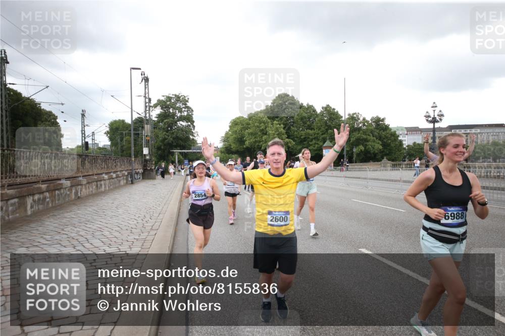 29.06.2025 - hella hamburg halbmarathon Jannik Wohlers http://msf.ph/oto/8155836 29.06.2025 10:53:48 Lombardsbrücke 1263, 1762, 1779, 1822, 2600, 2761, 3187, 3188, 3249, 3364, 3465, 3467, 4323, 4685, 4838, 5157, 5309, 5514, 5804, 5817, 5898, 6468, 6583, 6987, 6988, 7498, 7670, 7874, 7946, 8867, 9138, 9203, 10207, 11354, 11769, 11785, 11830, 12429, 12898, 12923, 13034, 13368, 13850, 14171, 14177, 14386, 14416, 14655, 14904, 15318, 15791, 16117, 16628, 16691, 16839, 16888, 16930, 17487, 17622, 18093, 18431, 18904, 19019 meine-sportfotos.de