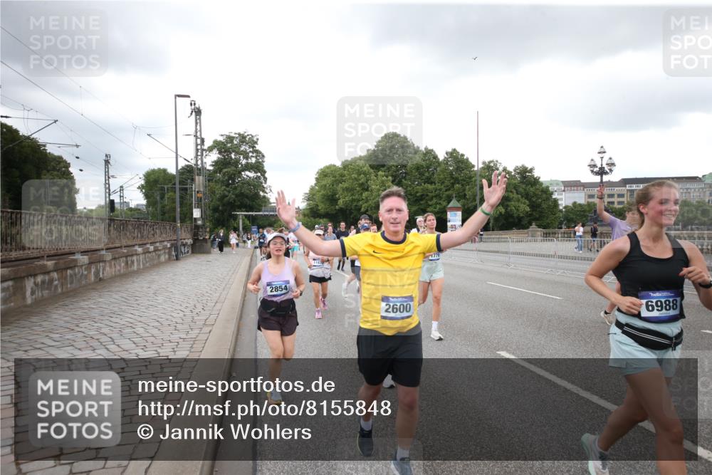 29.06.2025 - hella hamburg halbmarathon Jannik Wohlers http://msf.ph/oto/8155848 29.06.2025 10:53:48 Lombardsbrücke 1263, 1762, 1779, 1822, 2600, 2761, 3187, 3188, 3249, 3364, 3465, 3467, 4323, 4685, 4838, 5157, 5309, 5514, 5804, 5817, 5898, 6468, 6583, 6987, 6988, 7498, 7670, 7874, 7946, 8867, 9138, 9203, 10207, 11354, 11769, 11785, 11830, 12429, 12898, 12923, 13034, 13368, 13850, 14171, 14177, 14386, 14416, 14655, 14904, 15318, 15791, 16117, 16628, 16691, 16839, 16888, 16930, 17487, 17622, 18093, 18431, 18904, 19019 meine-sportfotos.de