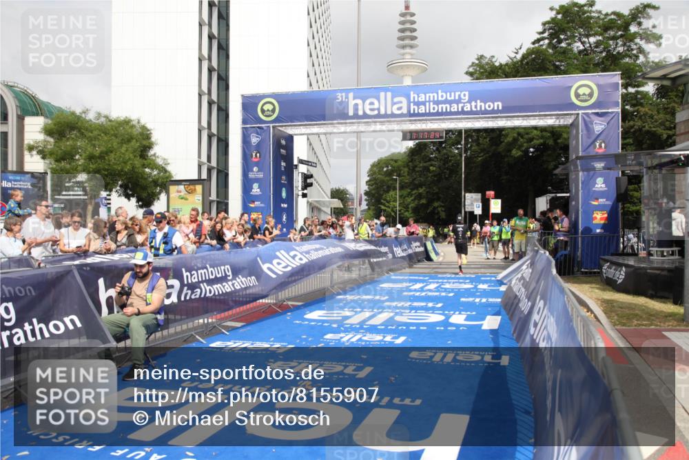 29.06.2025 - hella hamburg halbmarathon Michael Strokosch http://msf.ph/oto/8155907 29.06.2025 10:17:28 Ziel 18694 meine-sportfotos.de