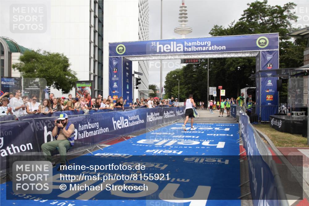 29.06.2025 - hella hamburg halbmarathon Michael Strokosch http://msf.ph/oto/8155921 29.06.2025 10:17:58 Ziel 14932, 15166 meine-sportfotos.de