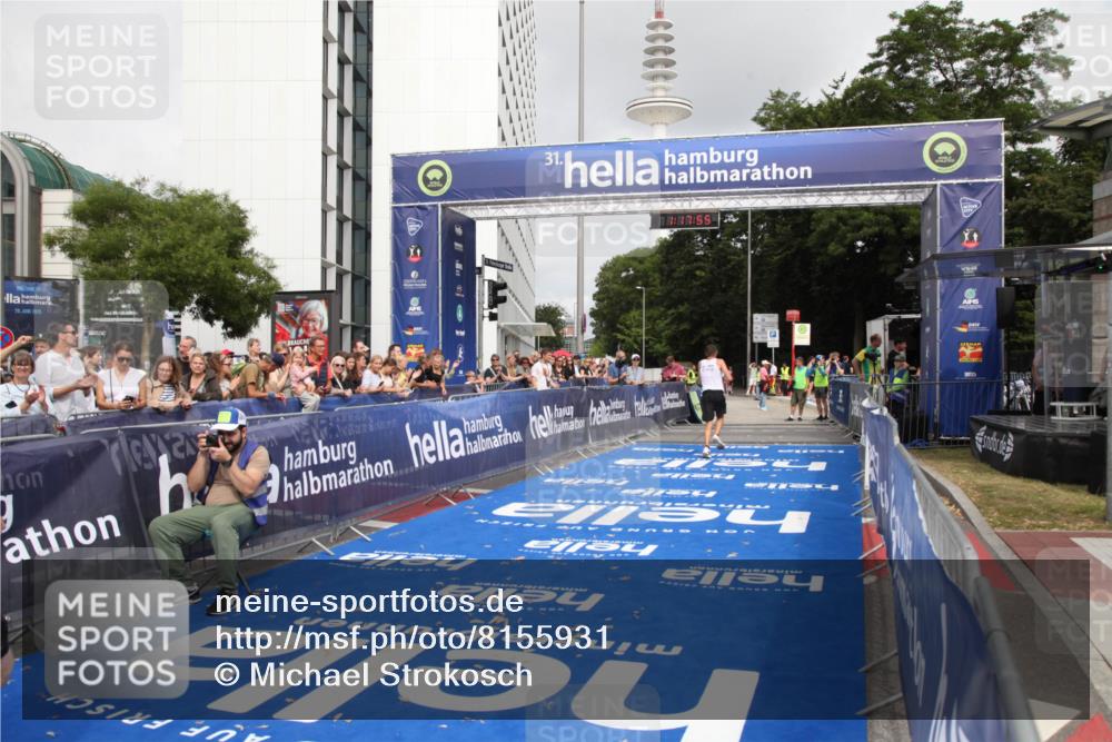 29.06.2025 - hella hamburg halbmarathon Michael Strokosch http://msf.ph/oto/8155931 29.06.2025 10:17:59 Ziel 14932, 15166 meine-sportfotos.de