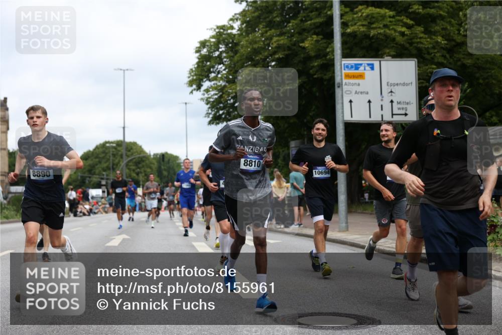 29.06.2025 - hella hamburg halbmarathon Yannick Fuchs http://msf.ph/oto/8155961 29.06.2025 10:58:26 20KM 2298, 2463, 3919, 4542, 6100, 7474, 8171, 8810, 8890, 9254, 9680, 9816, 10694, 11960, 12426, 12479, 12646, 12843, 13901, 14225, 14822, 14970, 15698, 15797, 16455, 16594, 16753, 18321, 18440, 18739, 19240 meine-sportfotos.de