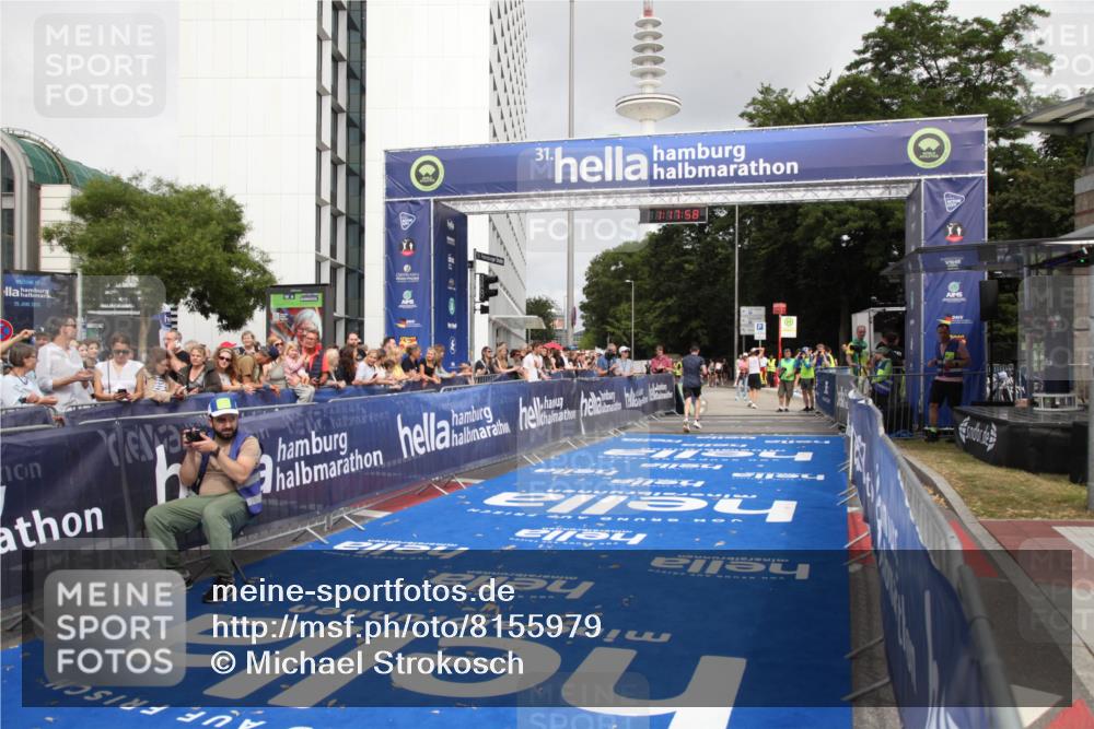 29.06.2025 - hella hamburg halbmarathon Michael Strokosch http://msf.ph/oto/8155979 29.06.2025 10:18:02 Ziel 15166, 19072 meine-sportfotos.de