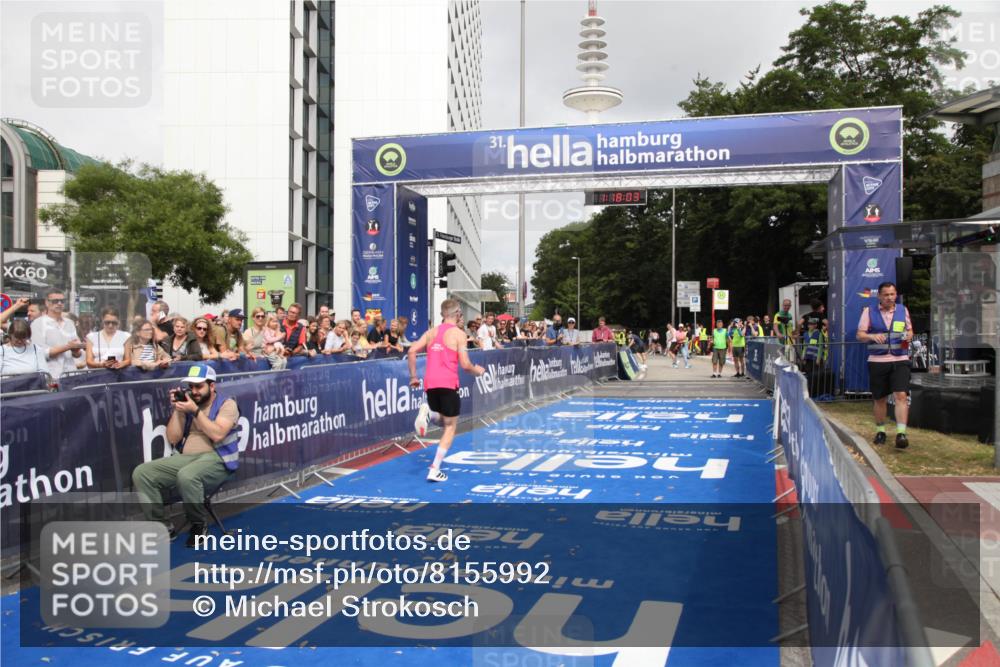 29.06.2025 - hella hamburg halbmarathon Michael Strokosch http://msf.ph/oto/8155992 29.06.2025 10:18:07 Ziel 19072 meine-sportfotos.de