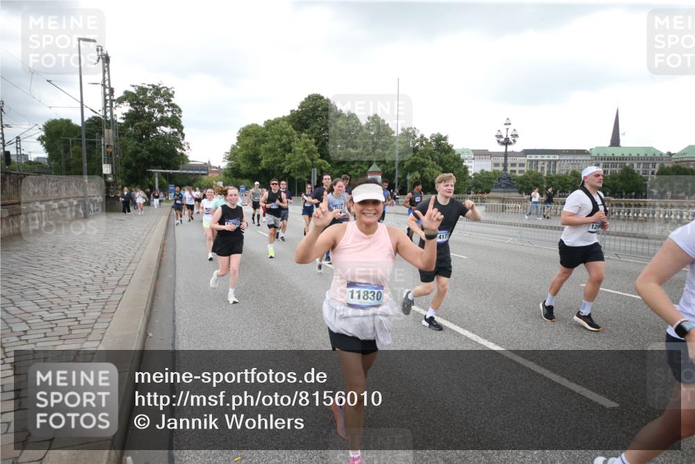 29.06.2025 - hella hamburg halbmarathon Jannik Wohlers http://msf.ph/oto/8156010 29.06.2025 10:53:51 Lombardsbrücke 1263, 1762, 1779, 1822, 2600, 2761, 3187, 3188, 3364, 3465, 4323, 4685, 4720, 4838, 5157, 5309, 5514, 5804, 5817, 6468, 6583, 6987, 6988, 7498, 7670, 7874, 7946, 8801, 8803, 8867, 9130, 9138, 9203, 10207, 11354, 11769, 11785, 11830, 12429, 12898, 12923, 13850, 14171, 14177, 14386, 14416, 14655, 14904, 15318, 16117, 16522, 16628, 16691, 16839, 16888, 17487, 17622, 18093, 18431, 18904 meine-sportfotos.de