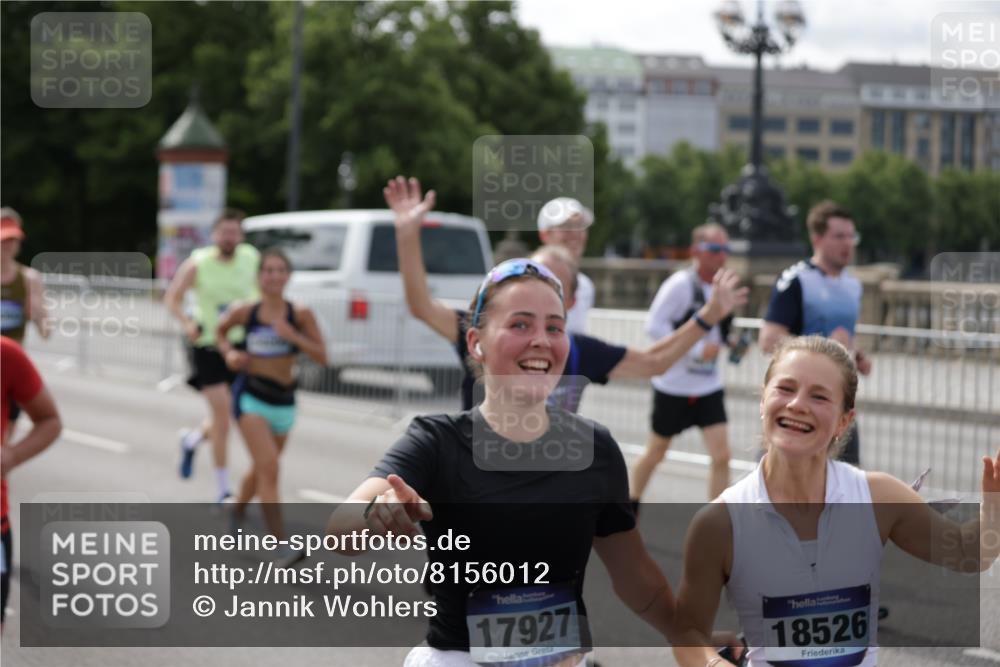 29.06.2025 - hella hamburg halbmarathon Jannik Wohlers http://msf.ph/oto/8156012 29.06.2025 10:16:59 Lombardsbrücke 1083, 1477, 2305, 2860, 3464, 3466, 3802, 3803, 4194, 4852, 5023, 6126, 6128, 6520, 6522, 7011, 7291, 7410, 7445, 7566, 7647, 7844, 7945, 8210, 8253, 8309, 8351, 8433, 8895, 9152, 9259, 10377, 10460, 10592, 10620, 11102, 12042, 12166, 12668, 14199, 14208, 14209, 14648, 14877, 14950, 15293, 15465, 16024, 16555, 16817, 17058, 17628, 17717, 17927, 18039, 18060, 18108, 18344, 18469, 18526, 18564 meine-sportfotos.de