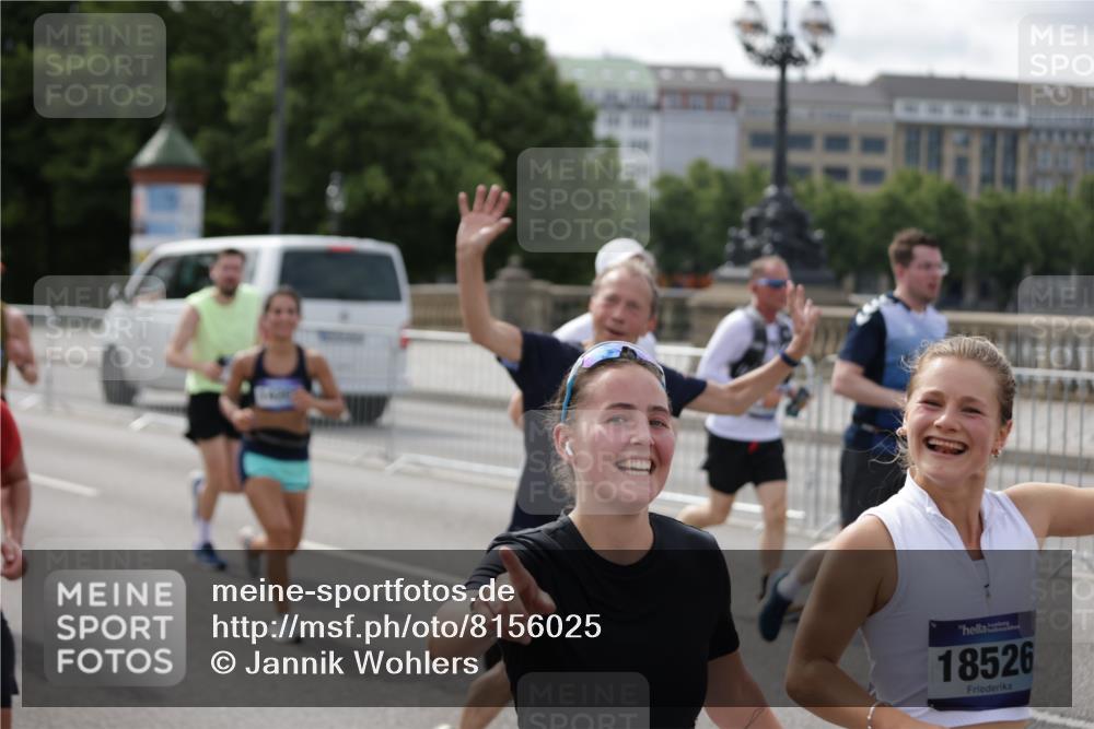 29.06.2025 - hella hamburg halbmarathon Jannik Wohlers http://msf.ph/oto/8156025 29.06.2025 10:17:00 Lombardsbrücke 1083, 1204, 1477, 2305, 2860, 3464, 3466, 3802, 3803, 4194, 4852, 5023, 6126, 6128, 6520, 6522, 6786, 7011, 7291, 7410, 7445, 7566, 7647, 7844, 7945, 8210, 8253, 8309, 8351, 8433, 8895, 9152, 9259, 10377, 10460, 10592, 10620, 10677, 11102, 12042, 12166, 12668, 14199, 14208, 14209, 14307, 14648, 14877, 14950, 15293, 15465, 16024, 16555, 17058, 17628, 17717, 17927, 18039, 18060, 18108, 18344, 18469, 18526, 18564 meine-sportfotos.de