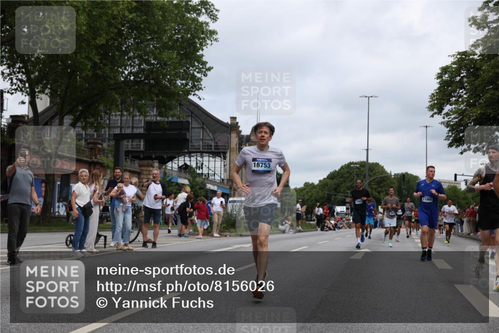 29.06.2025 - hella hamburg halbmarathon Yannick Fuchs http://msf.ph/oto/8156026 29.06.2025 10:58:27 20KM 2298, 2463, 3919, 4542, 6100, 7081, 7474, 8171, 8810, 8890, 9254, 9680, 9816, 10694, 11960, 12426, 12479, 12646, 12843, 13901, 14822, 14970, 15698, 15797, 16455, 16594, 16753, 18321, 18440, 18520, 18739, 19240 meine-sportfotos.de